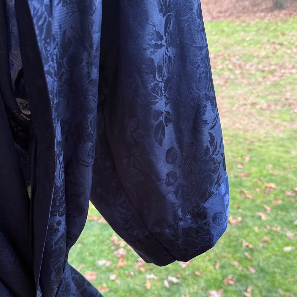 Morgan Taylor Navy Satin Robe - Picture 4 of 8